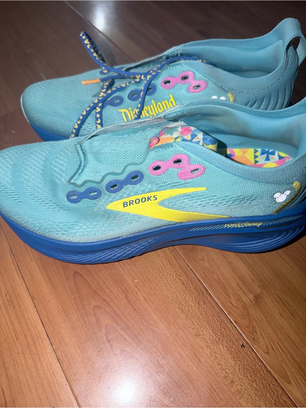 Brooks Disneyland  adrenaline 25Turquoise Running Shoes with Blue,Yellow Accents - Picture 3 of 6